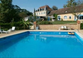 Maison spacieuse au cœur de Queyssac avec jardin